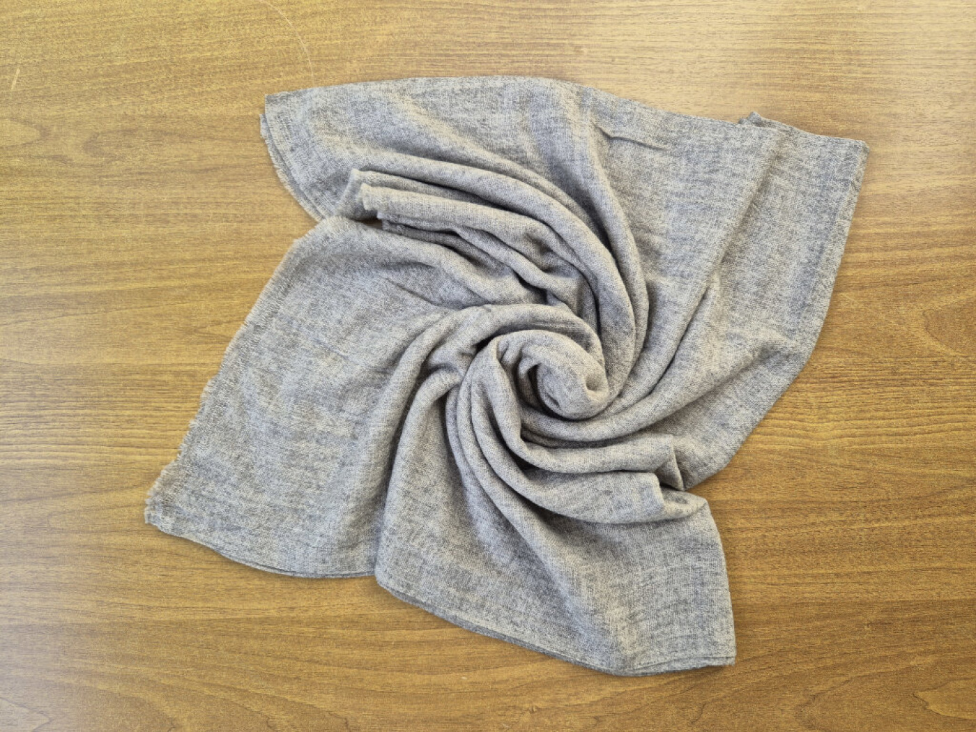 Thinlight-Schal – Farbe Nebelgrau